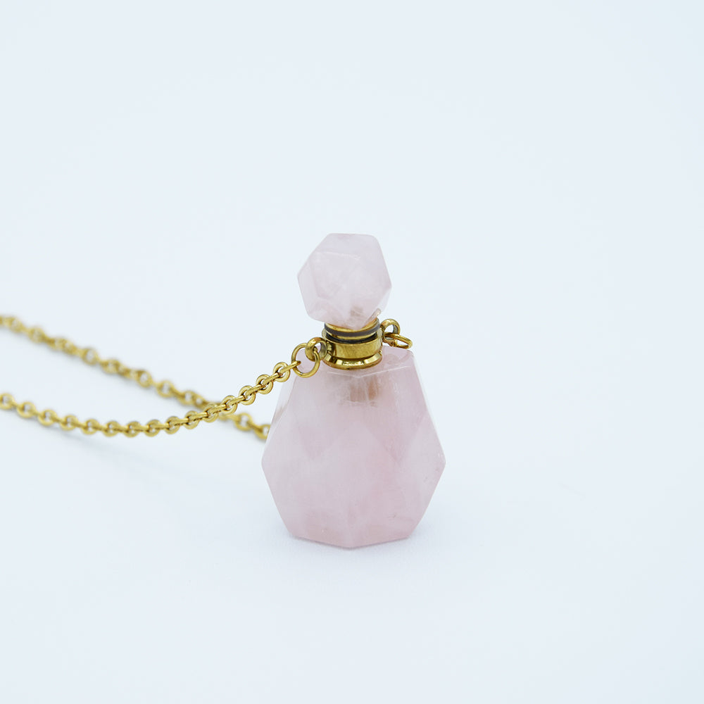Collana aromaterapia in quarzo rosa con flacone porta olio essenziale e catena dorata Aroma Bano