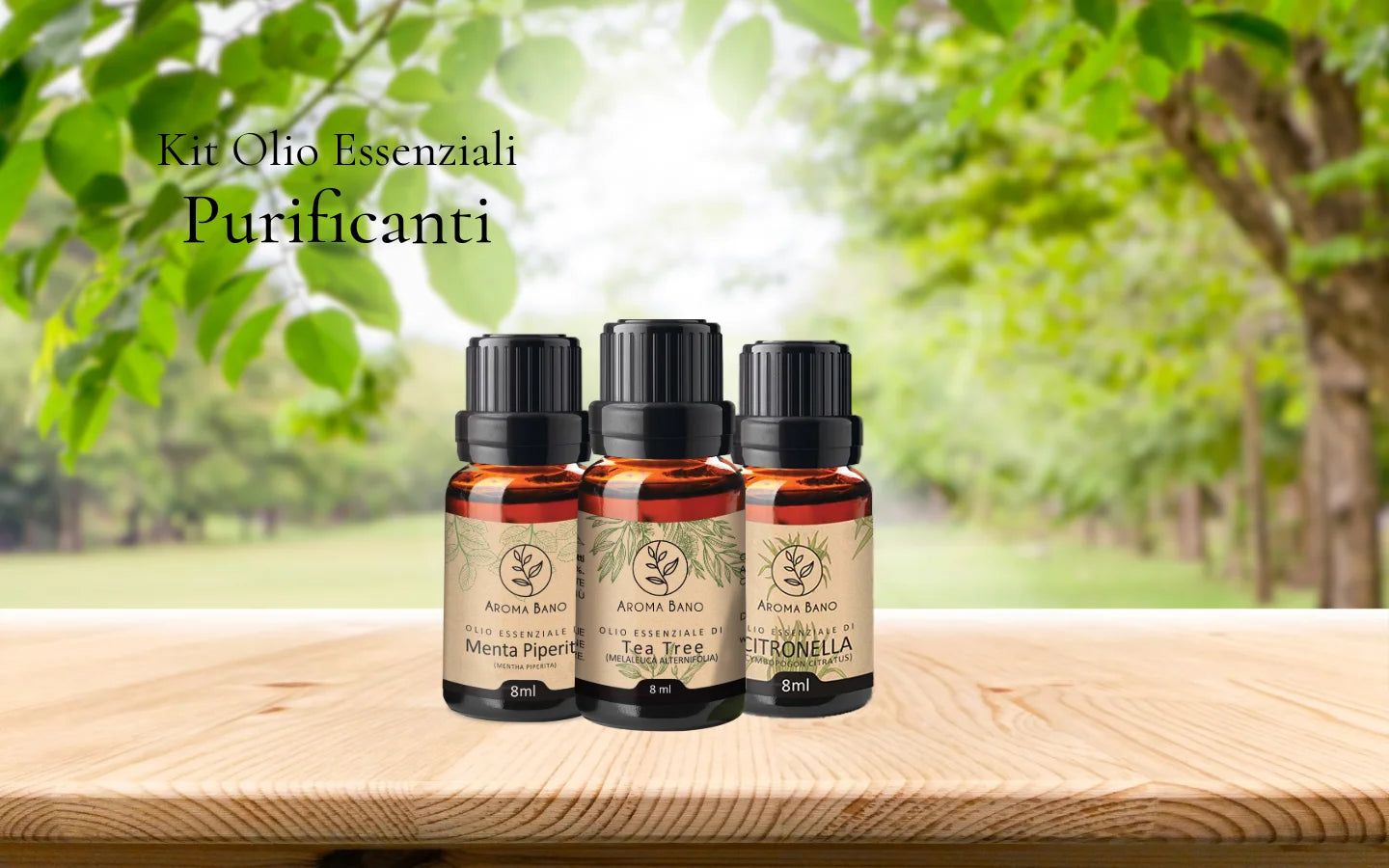 Kit Oli Essenziali Purificanti Aroma Bano con Tea Tree, Menta Piperita e Citronella su sfondo naturale verde