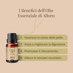 Bottiglia di olio essenziale di alloro Aroma Bano da 8 ml accanto a un elenco illustrativo dei benefici su sfondo chiaro