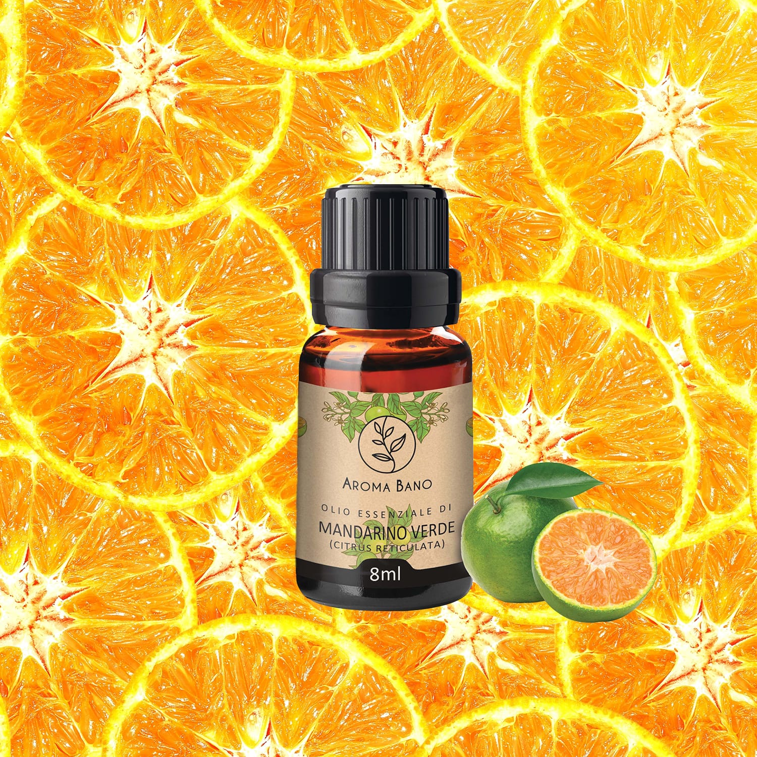Bottiglia di olio essenziale di Mandarino Verde Aroma Bano da 8 ml su sfondo di fette di agrumi freschi