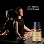 Olio essenziale di Nardo Aroma Bano utilizzato durante una sessione di meditazione e aromaterapia