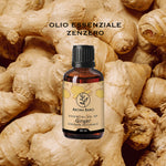 Olio essenziale di Zenzero Aroma Bano in bottiglia su sfondo di radici fresche di zenzero