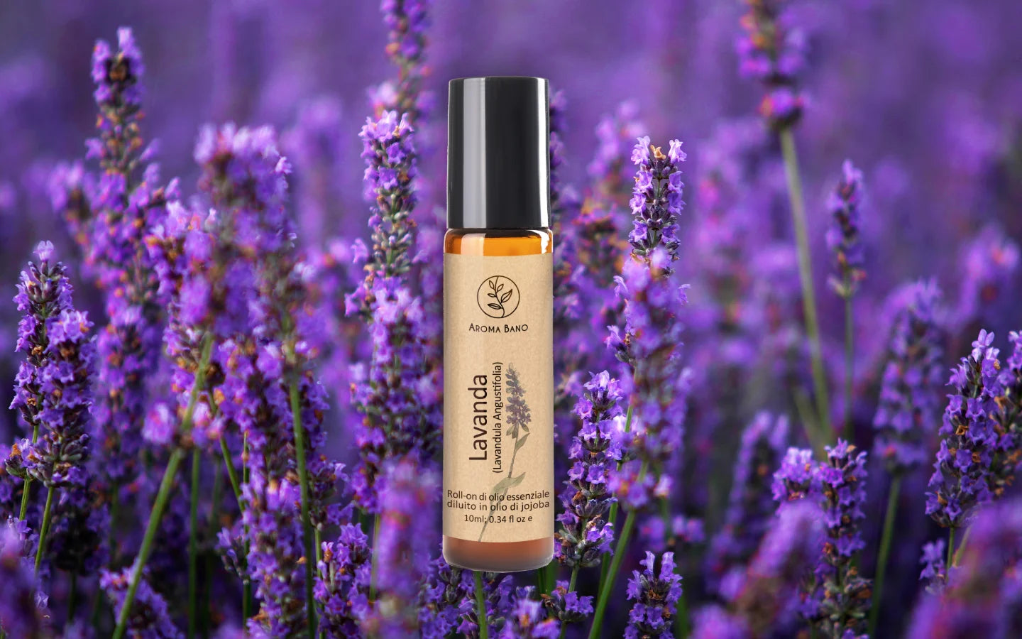 Roll-on olio essenziale di Lavanda diluito in olio di jojoba tra fiori di lavanda viola